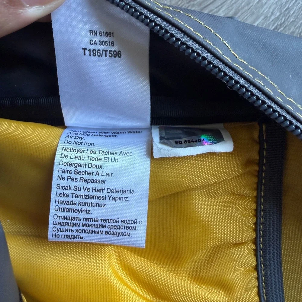 The North Face Hot Shot Backpack Grey Yellow Hiking Daypack T196 T596 RN61661